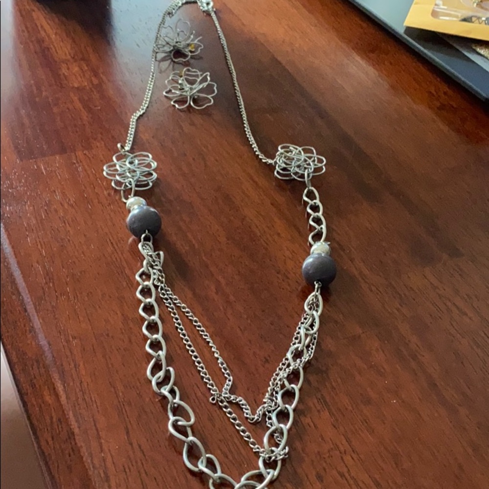 Beautiful flower necklace and earring set